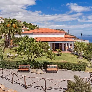 Southern Sunny House By An Island Calheta (Madeira)